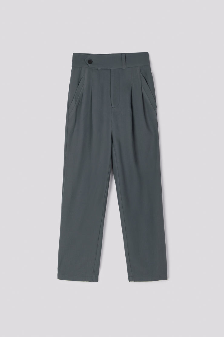 Tucked Straight Trousers